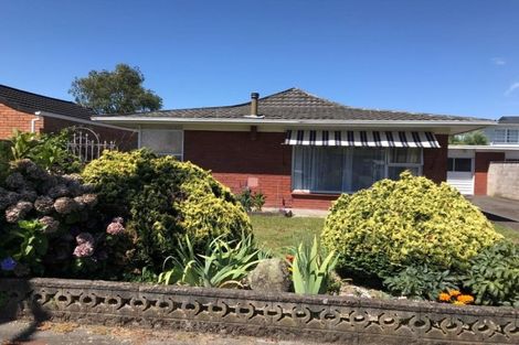 Photo of property in 2/102 Sandwich Road, St Andrews, Hamilton, 3200