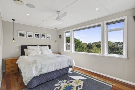 Photo of property in 10 Holford Street, Westown, New Plymouth, 4310