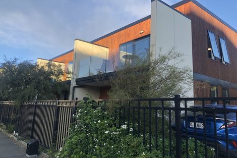 Photo of property in 33 Grove Road, Addington, Christchurch, 8024