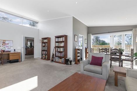 Photo of property in 2 Roberts Avenue, Belmont, Auckland, 0622