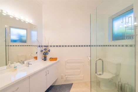 Photo of property in 56 Hawea Place, Te Anau, 9600