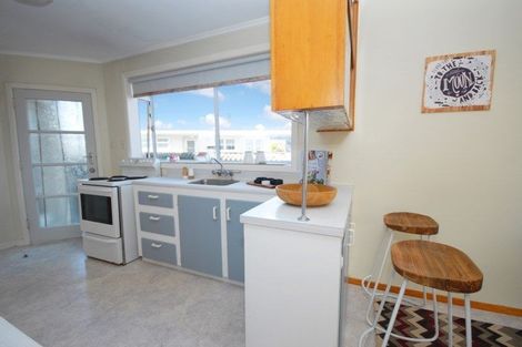 Photo of property in 15 Edgewater Drive, Pakuranga, Auckland, 2010