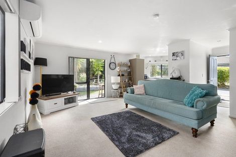 Photo of property in 28 Woodcroft Way, Pukekohe, 2120