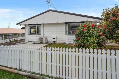 Photo of property in 1/18 Herekawe Drive, Spotswood, New Plymouth, 4310