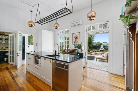 Photo of property in 6 Tiaki Way, Cambridge, 3434