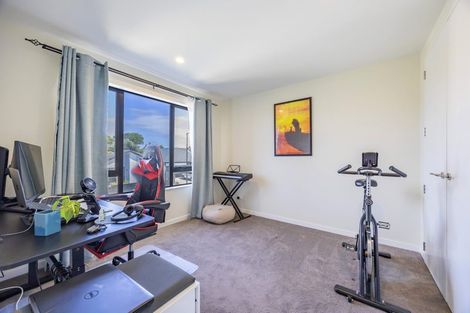 Photo of property in 16 Cara Avenue, Kumeu, 0810