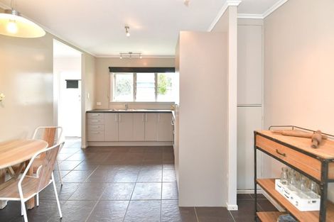 Photo of property in 73a Awaroa Road, Helensville, 0800