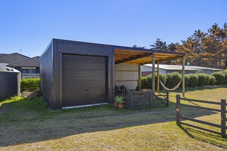 Photo of property in 246 Park Avenue, Waitarere Beach, Levin, 5510