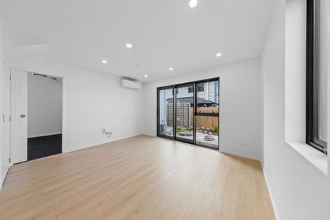 Photo of property in 2/1 O'connell Street, Manurewa, Auckland, 2102