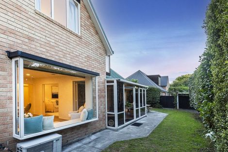 Photo of property in 2/37 Avonhead Road, Avonhead, Christchurch, 8042