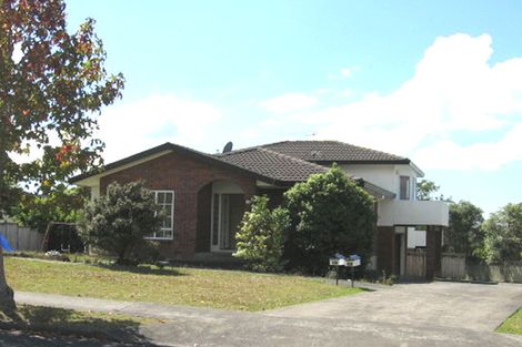 Photo of property in 2/62 Whiting Grove, West Harbour, Auckland, 0618