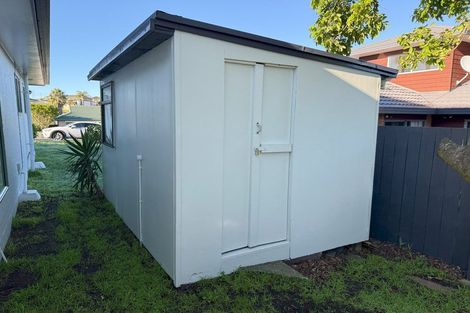 Photo of property in 6 Chadlington Avenue, Henderson, Auckland, 0612