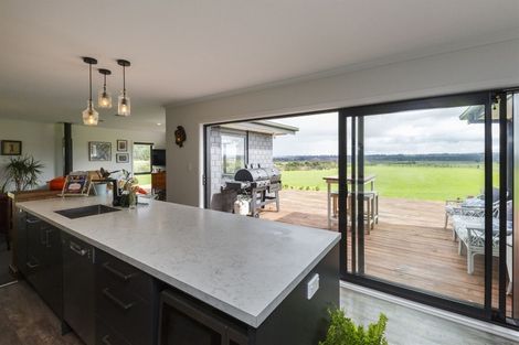 Photo of property in 52 Centre Road, Aokautere, Palmerston North, 4471