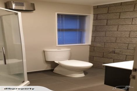 Photo of property in 142a Holly Road, St Albans, Christchurch, 8014