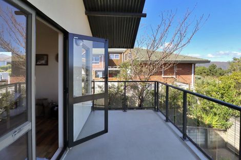 Photo of property in 122 Viewmont Drive, Harbour View, Lower Hutt, 5010