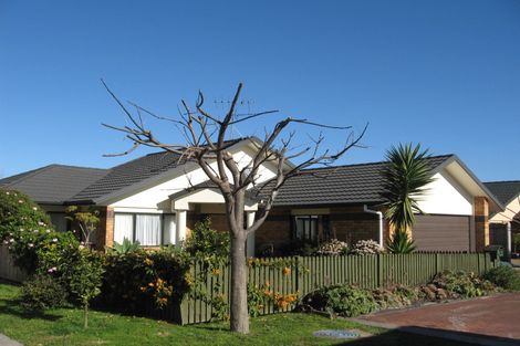 Photo of property in 16 Emmerdale Avenue, Papakura, 2110