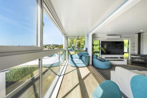 Photo of property in 1015b Beach Road, Torbay, Auckland, 0630