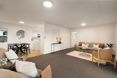 Photo of property in 22a Riverton Drive, Randwick Park, Auckland, 2105