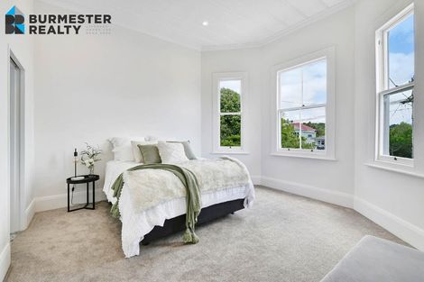 Photo of property in 5 Porter Crescent, Helensville, 0800