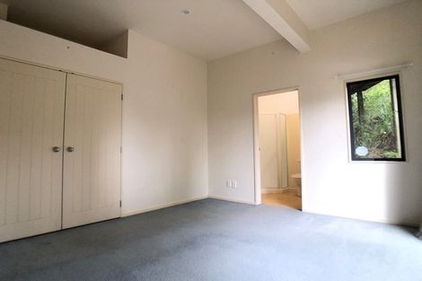 Photo of property in 12 Springwater Vale, Unsworth Heights, Auckland, 0632