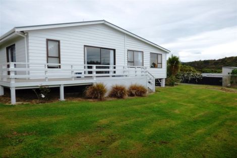 Photo of property in 16 Kamahi Street, Kaka Point, Balclutha, 9271