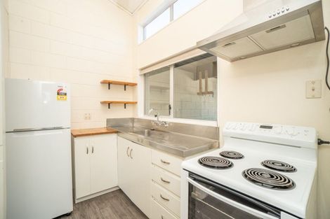 Photo of property in 16 Papakowhai Court, West End, Palmerston North, 4412