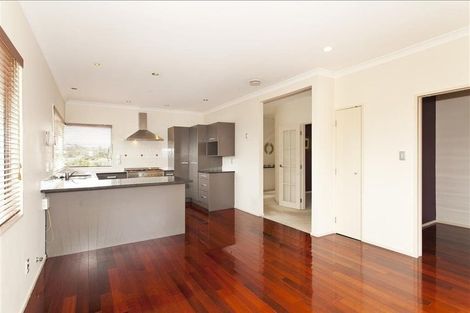 Photo of property in 8 Scarboro Terrace, Murrays Bay, Auckland, 0630