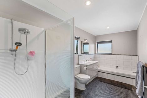 Photo of property in 3 Coralsea Way, Arkles Bay, Whangaparaoa, 0932