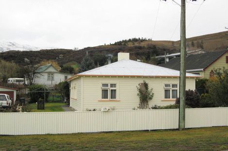 Photo of property in 12 Naylor Street, Clyde, 9330