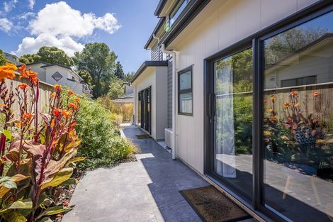 Photo of property in 37a Tiromoana Road, Raumati South, Paraparaumu, 5032