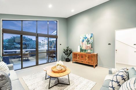 Photo of property in 37 Navigation Drive, Whitby, Porirua, 5024