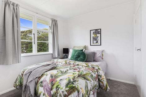 Photo of property in 25 Sievers Grove, Cannons Creek, Porirua, 5024