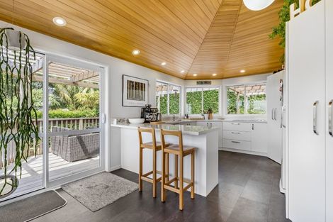 Photo of property in 23a Aberdeen Road, Castor Bay, Auckland, 0620