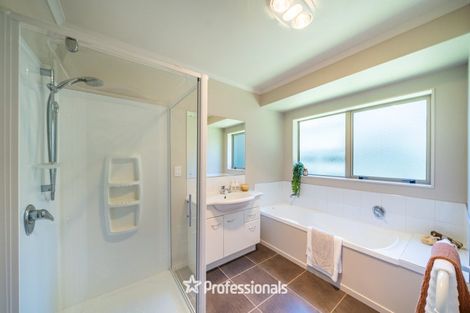 Photo of property in 24 Aragon Grove, Kingsley Heights, Upper Hutt, 5018