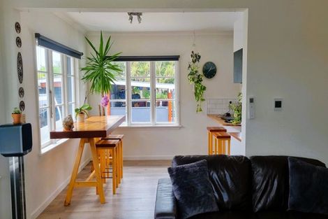 Photo of property in 37 Cuffs Road, Wainoni, Christchurch, 8061