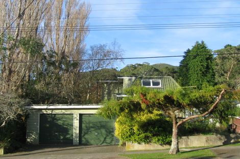 Photo of property in 453 Stokes Valley Road, Stokes Valley, Lower Hutt, 5019