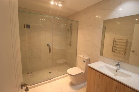 Photo of property in 2b Crystal Avenue, Te Atatu South, Auckland, 0602