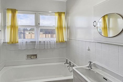 Photo of property in 10 Taraire Crescent, Otangarei, Whangarei, 0112