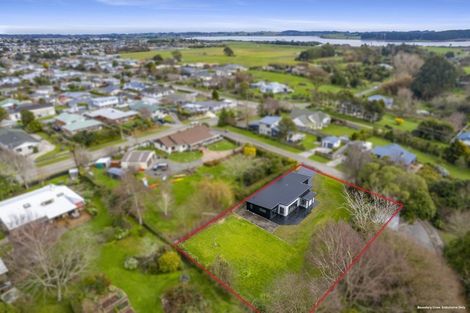 Photo of property in 112 Kawiu Road, Levin, 5510
