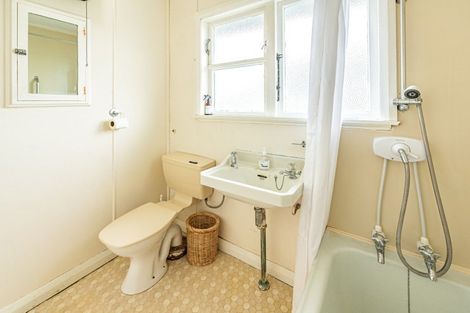 Photo of property in 22 Selwyn Crescent, College Estate, Whanganui, 4500