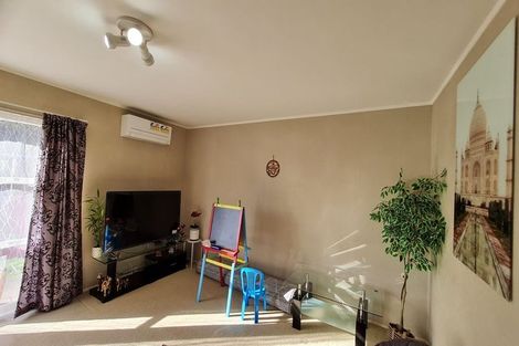 Photo of property in 2/86 Carruth Road, Papatoetoe, Auckland, 2025