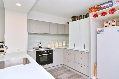 Photo of property in 2/272 Marine Parade, New Brighton, Christchurch, 8061