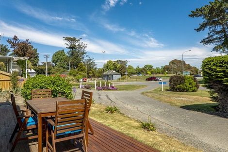 Photo of property in 4 Rotten Row, Waikuku Beach, 7473