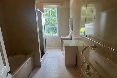 Photo of property in 21 Pahiatua Street, Hokowhitu, Palmerston North, 4410