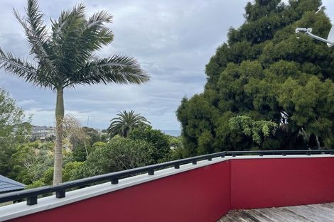 Photo of property in 657 Beach Road, Rothesay Bay, Auckland, 0630