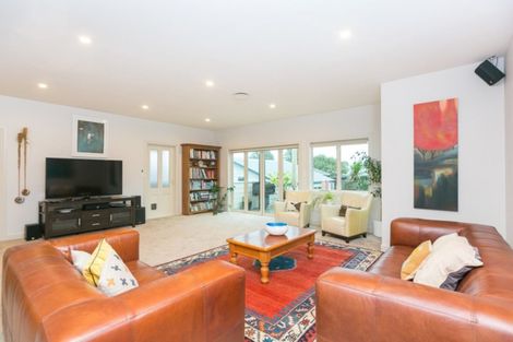 Photo of property in 18 Record Street, Fitzroy, New Plymouth, 4312