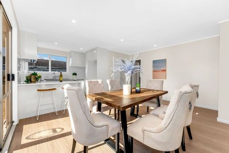 Photo of property in 30 Becker Drive, Weymouth, Auckland, 2103