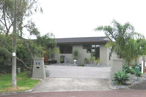 Photo of property in 16 Ganymede Place, Half Moon Bay, Auckland, 2012