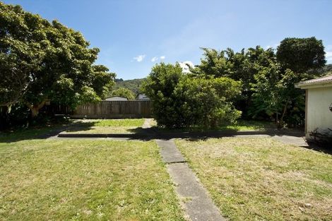 Photo of property in 15 Lockwood Crescent, Taita, Lower Hutt, 5011