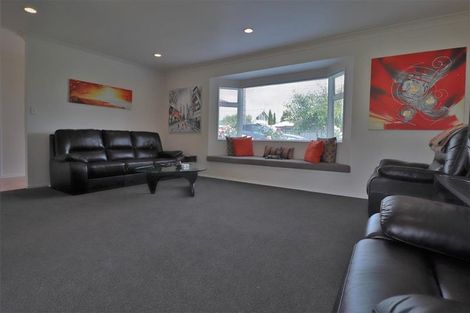 Photo of property in 11 Jacaranda Court, Pukekohe, 2120